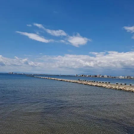 Spacieux A 450 M De La Lägenhet